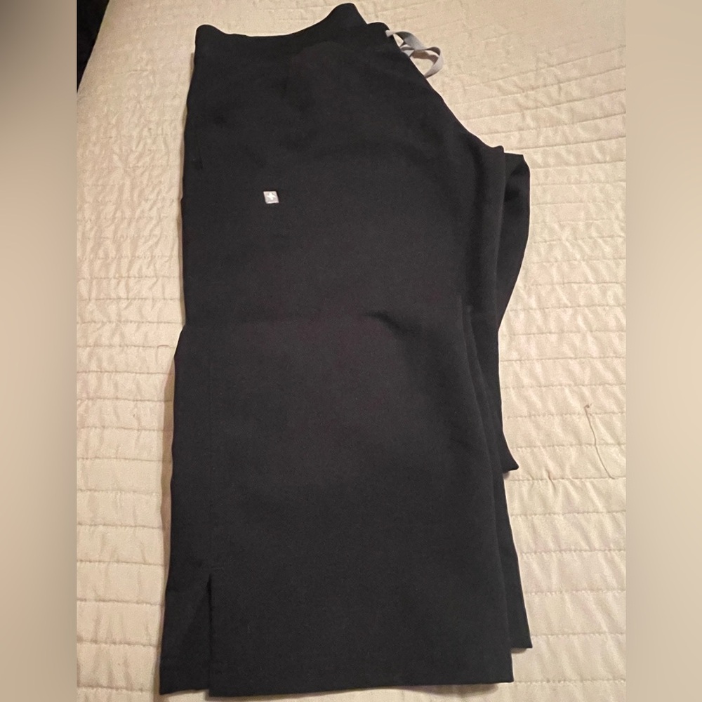 Figs Black Women's Top